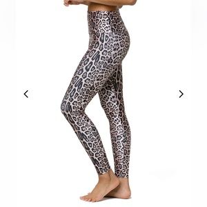 Onzie highrise leopard print leggings